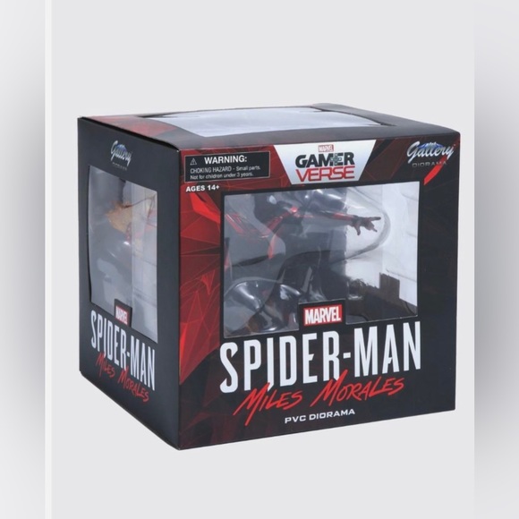 DIAMOND SELECT TOYS Marvel Gallery: Miles Morales (Playstation 5 Version) PVC St - Picture 3 of 3